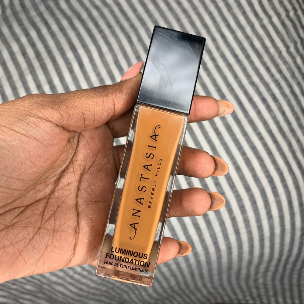 470C | Anastasia Beverly Hills Luminous Foundation